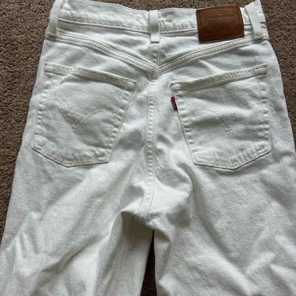 Levi’s Ribcage Straight Ankle Jeans - Picture 6 of 6